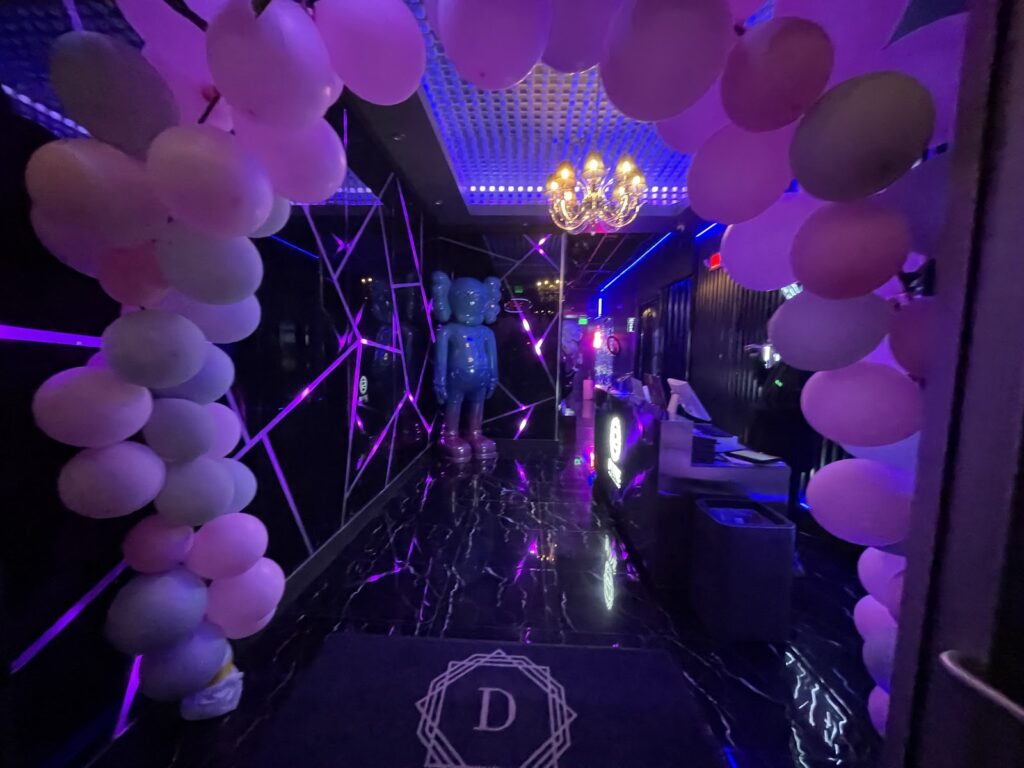 D’vine Karaoke & Pub