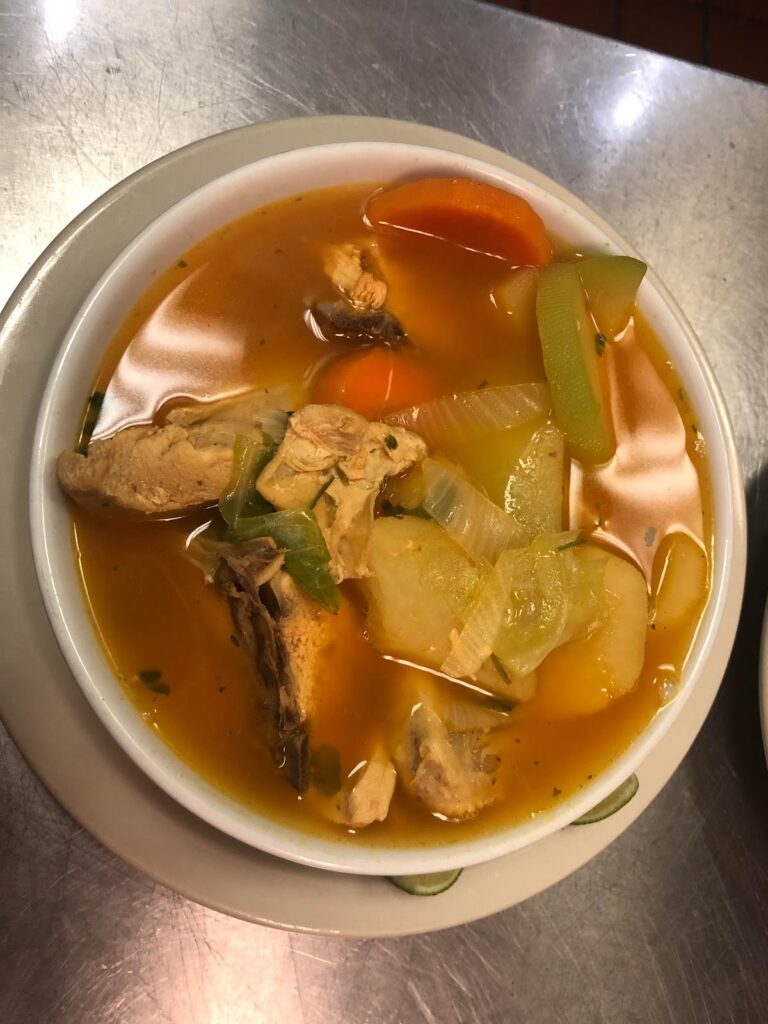 Salud: Sports Bar & Restaurante